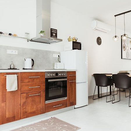 Major11 Apartman - Zsolnay Negyed เปตช์ ภายนอก รูปภาพ