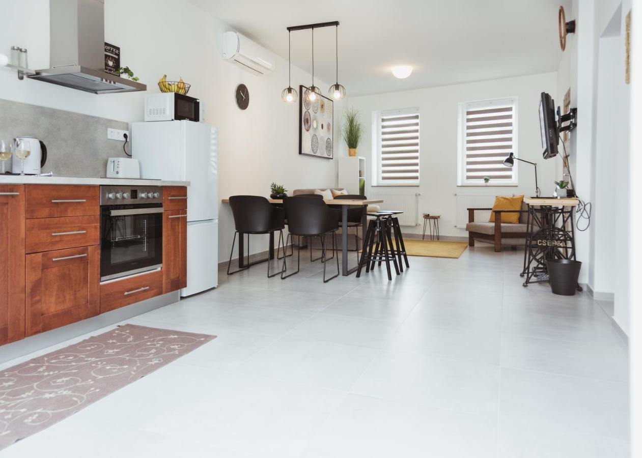 Major11 Apartman - Zsolnay Negyed เปตช์ ภายนอก รูปภาพ